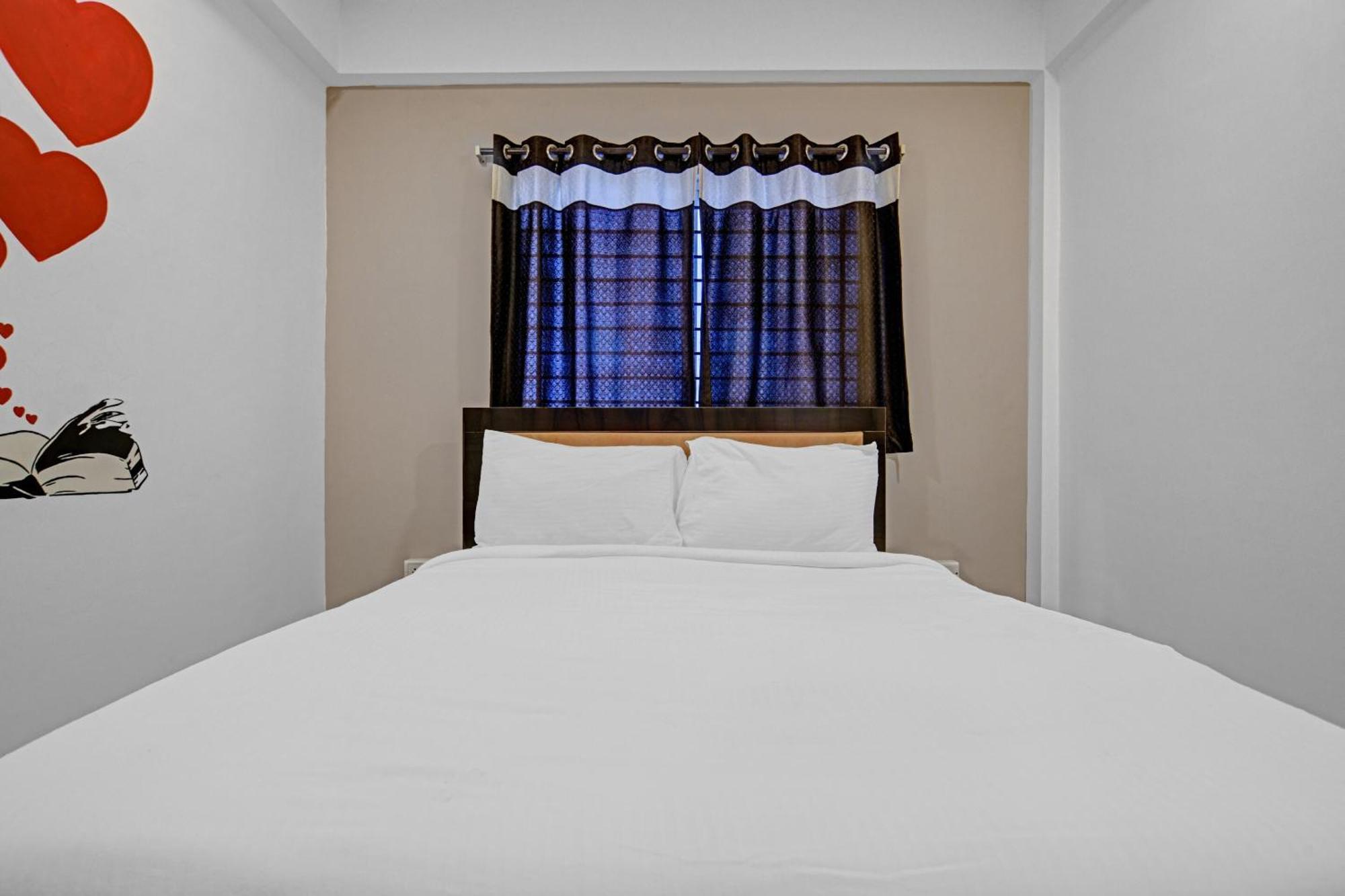 Collection O The Eternity Near Lig Sqaure Hotel Indore Buitenkant foto