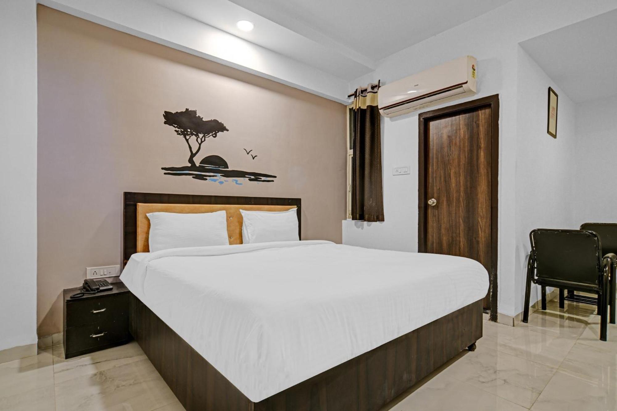 Collection O The Eternity Near Lig Sqaure Hotel Indore Buitenkant foto