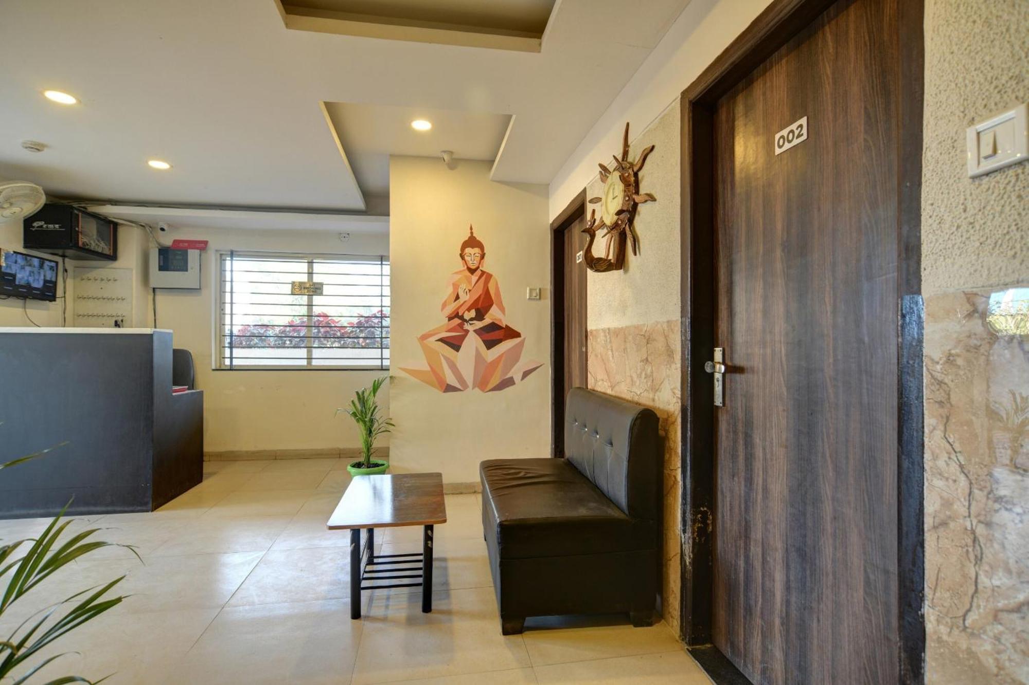 Collection O The Eternity Near Lig Sqaure Hotel Indore Buitenkant foto